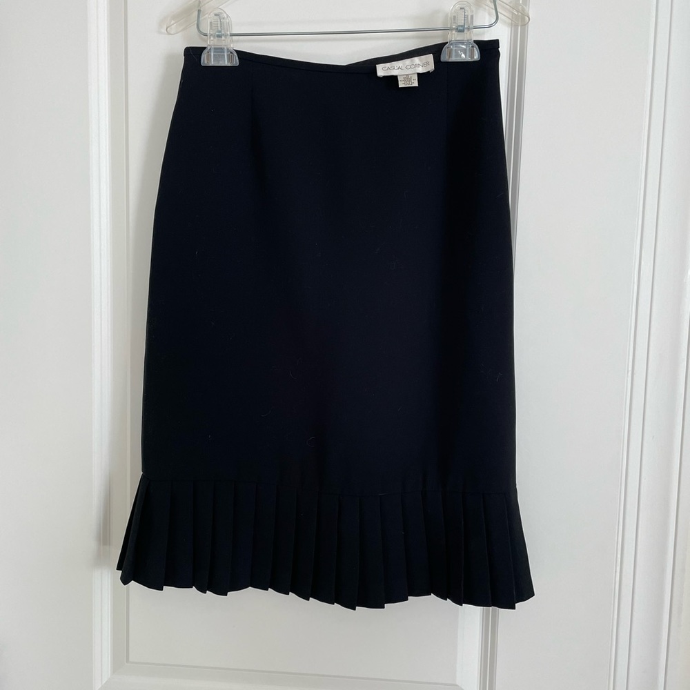 Black casual corner skirt size 4